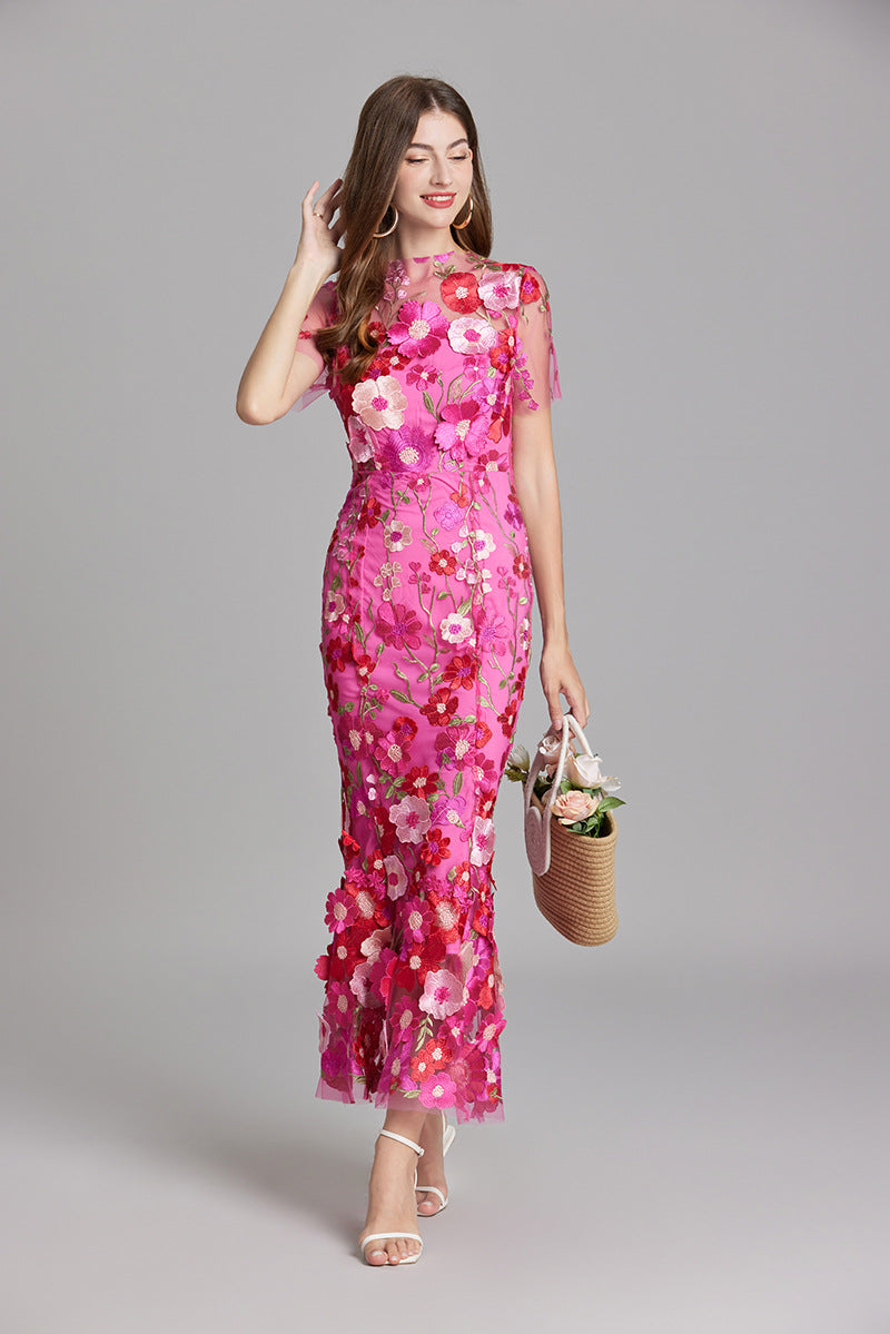 Robe Brodée | Floral Chic | Élégance Romantique