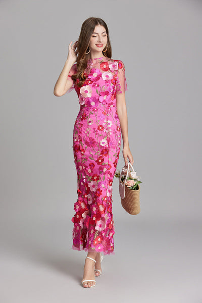 Robe Brodée | Floral Chic | Élégance Romantique