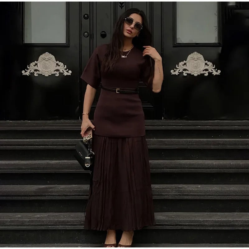 Robe élégante faite à la main pour femme