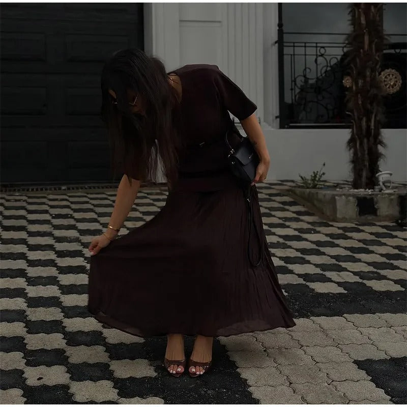 Robe élégante faite à la main pour femme