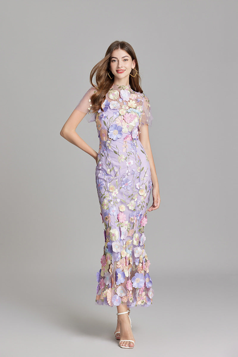 Robe Brodée | Floral Chic | Élégance Romantique