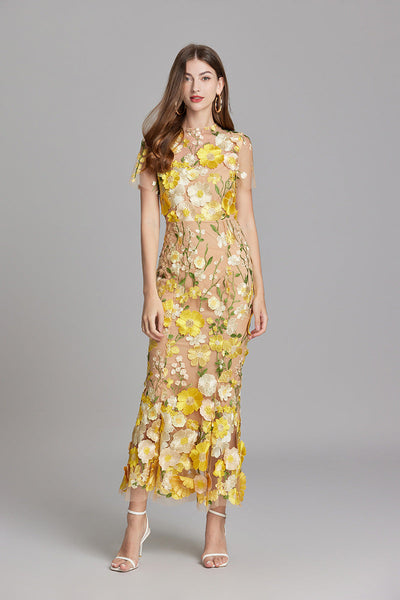 Robe Brodée | Floral Chic | Élégance Romantique