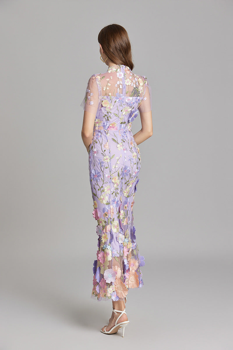 Robe Brodée | Floral Chic | Élégance Romantique