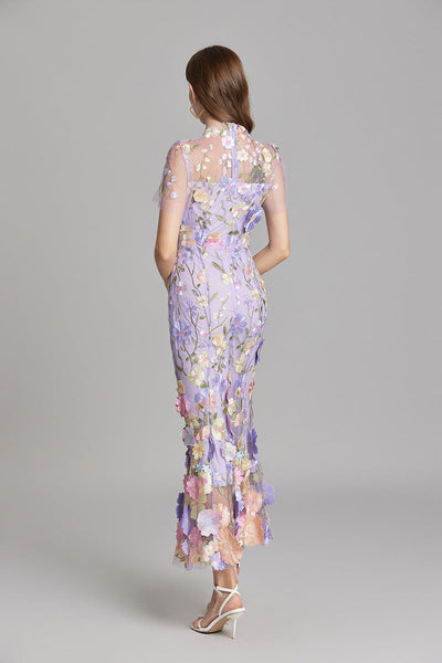 Robe Brodée | Floral Chic | Élégance Romantique