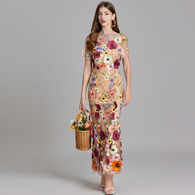 Robe Brodée | Floral Chic | Élégance Romantique