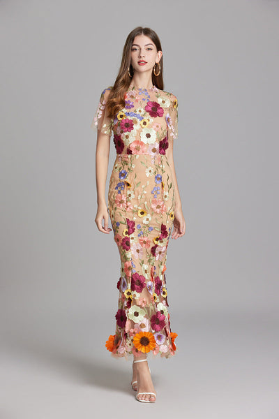 Robe Brodée | Floral Chic | Élégance Romantique