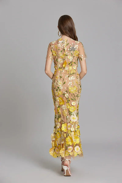 Robe Brodée | Floral Chic | Élégance Romantique