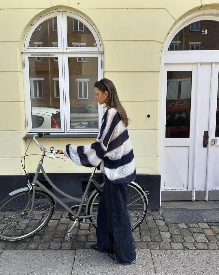 Evie™ - Gilet rayé confortable avec écharpe