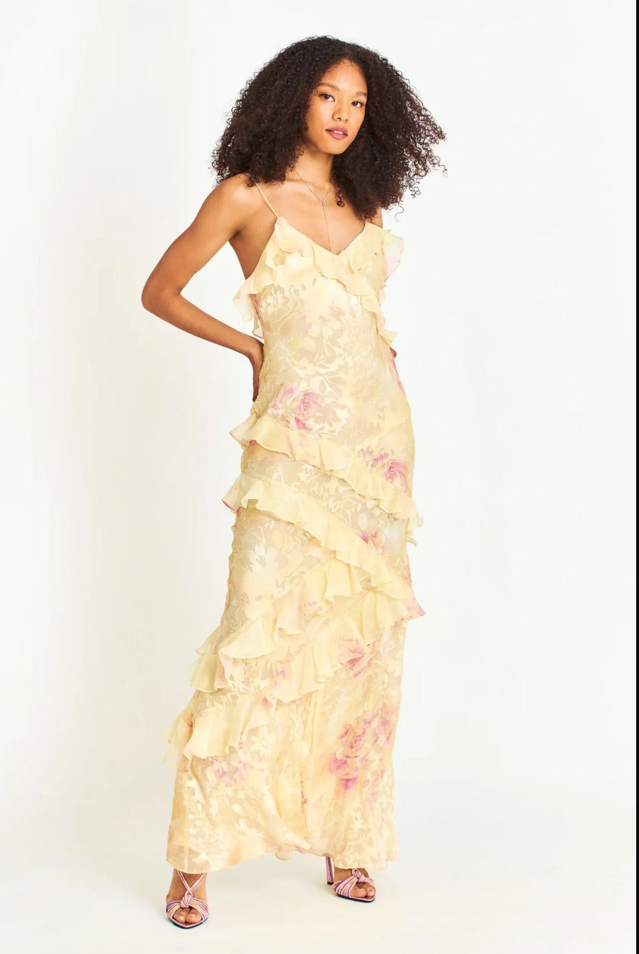 Linda – Robe longue fleurie élégante