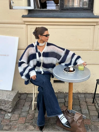 Evie™ - Gilet rayé confortable avec écharpe