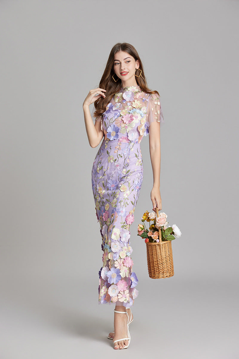 Robe Brodée | Floral Chic | Élégance Romantique