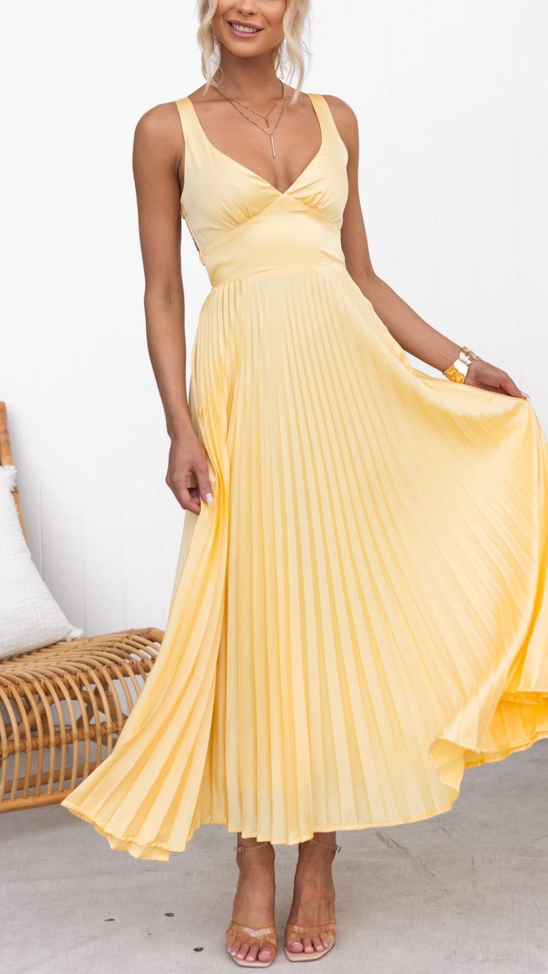 Inaya - Robe longue plissée à col en V