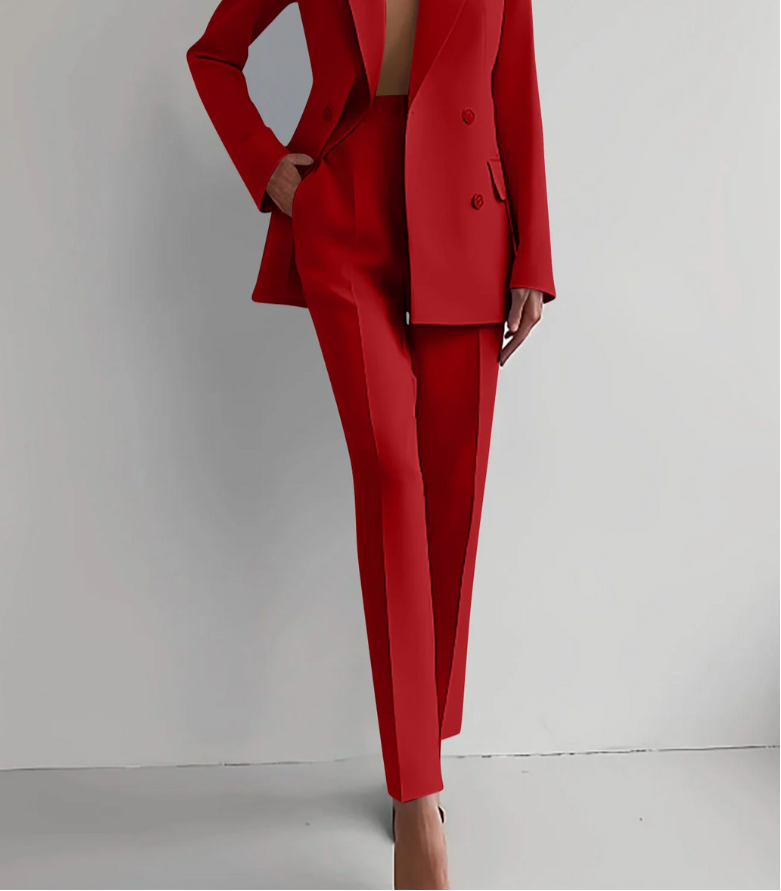 Tailleur Femme | Coupe Cintrée | Élégance Affirmée