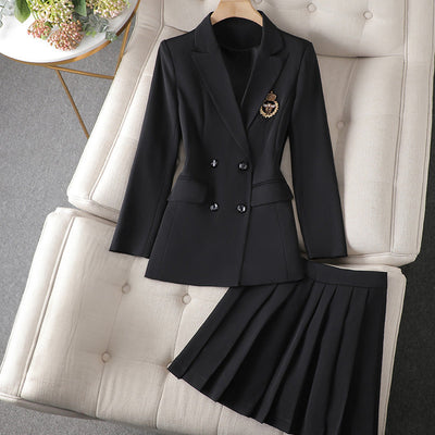 Tailleur femme jupe blazer – Coupe cintrée – Double boutonnage – Jupe plissée genou