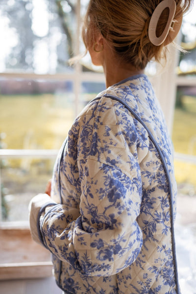 Veste légère à fleurs