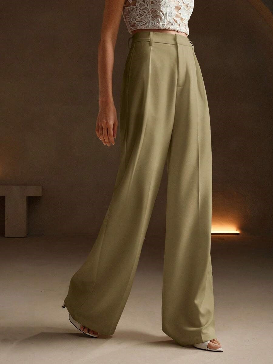 Pantalon large femme plis taille haute look professionnel