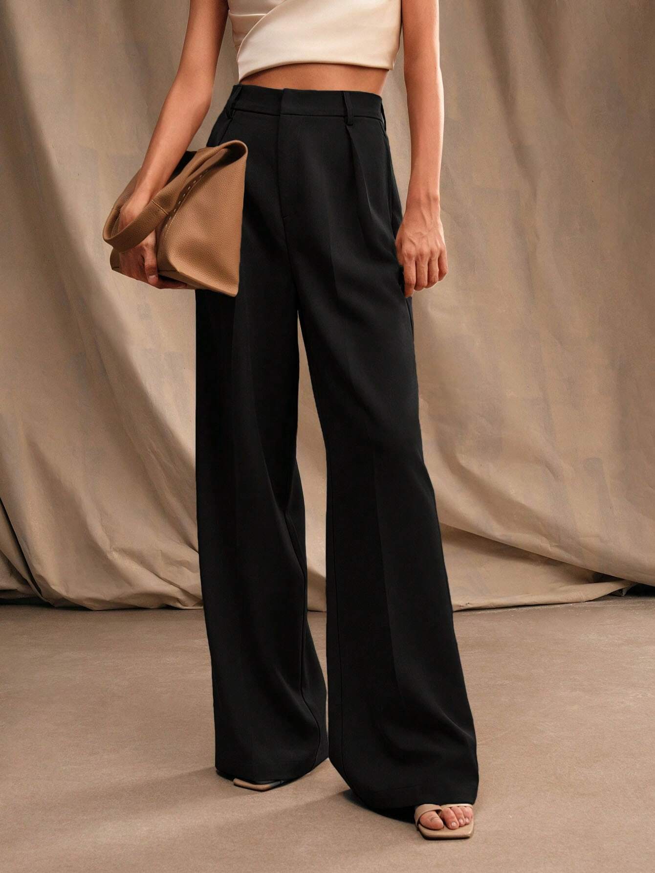 Pantalon large femme plis taille haute look professionnel