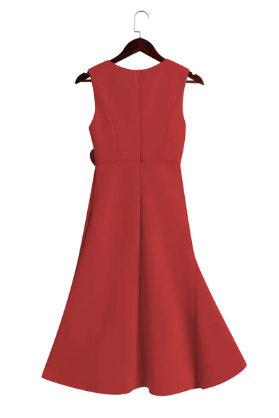 Robe sans manches avec taille torsadée