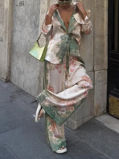 Ensemble ample en satin imprimé unique d'Antibes