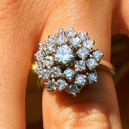 Bague vintage à fleurs en zirconium