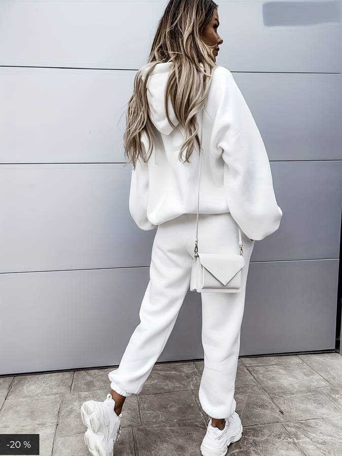 Karina - Ensemble stylisé à capuche et pantalon de survêtement pour femmes