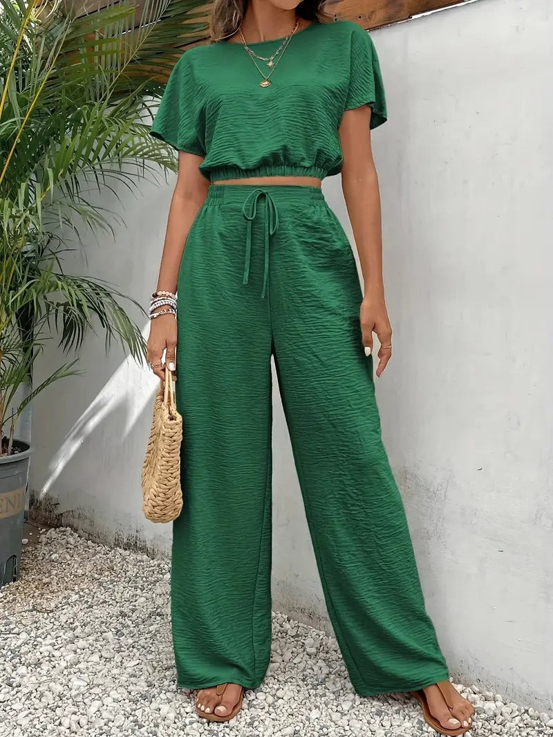 Crop top chic et pantalon taille haute