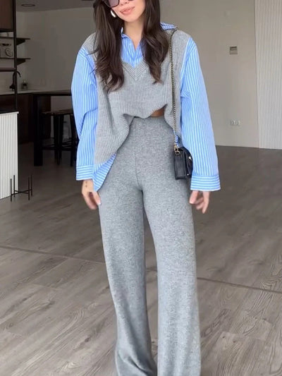 Ensemble deux pièces en tricot avec chemise rayée