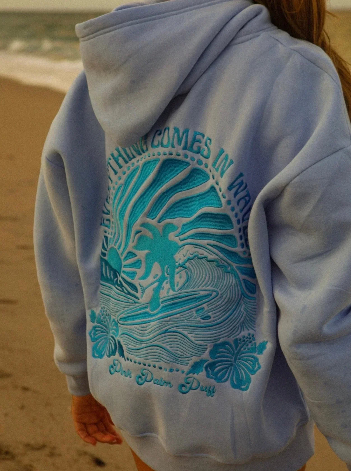 Sweat à Capuche Rose Graphique | Vibes de Plage | Confort Décontracté