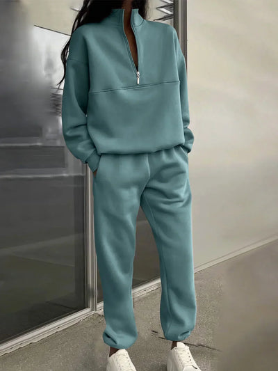 Ensemble Femme Deux Pièces – Maille Douce – Coupe Décontractée – Haut Zippé Manches Longues et Pantalon Fuselé