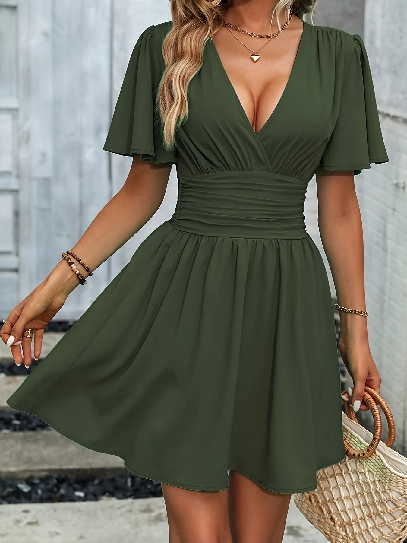 Robe femme évasée – Tissu respirant – Décolleté en V – Manches courtes fluides