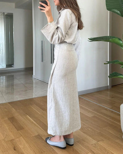 Ensemble chemise à revers et jupe à lacets