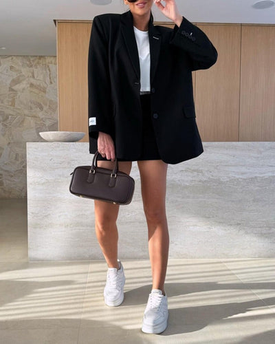 Ensemble deux pièces blazer tendance et jupe-short