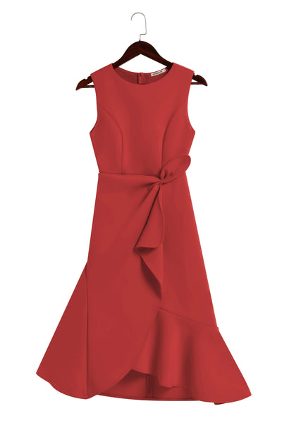 Robe sans manches avec taille torsadée