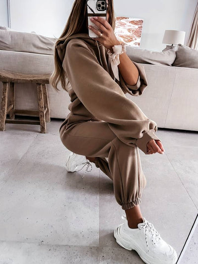 Karina - Ensemble stylisé à capuche et pantalon de survêtement pour femmes