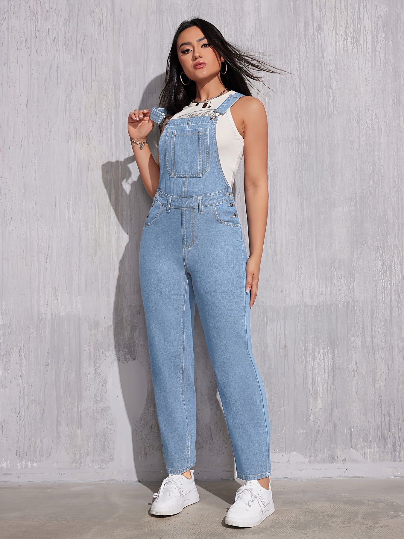 KRISTINE | Salopette en denim bleu clair à coupe régulière
