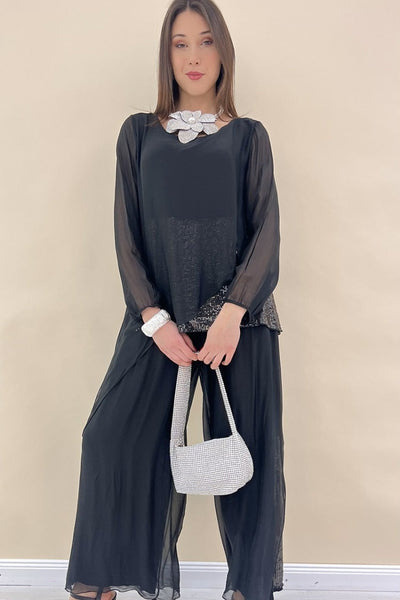 Ensemble en soie et pantalons ornés de paillettes