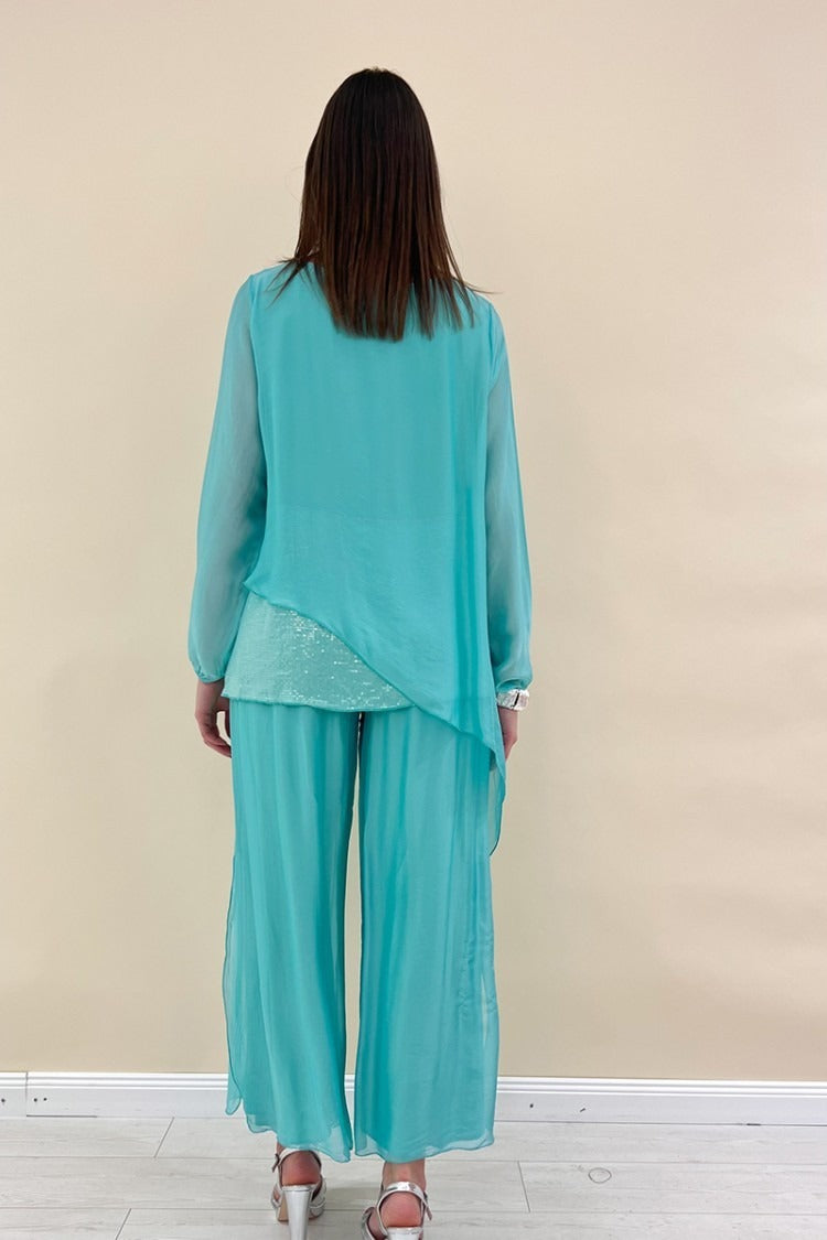 Ensemble en soie et pantalons ornés de paillettes