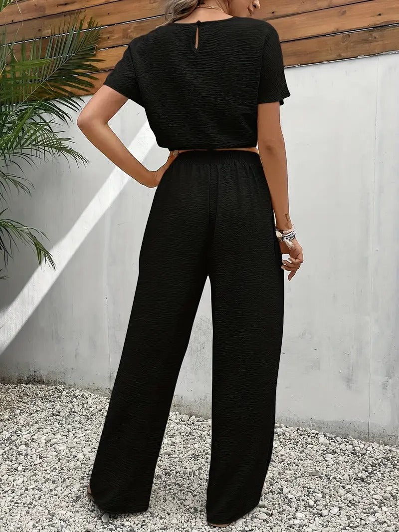 Crop top chic et pantalon taille haute