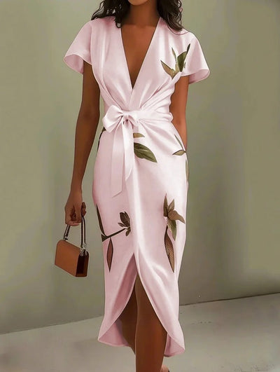 Robe mi-longue en satin à manches courtes