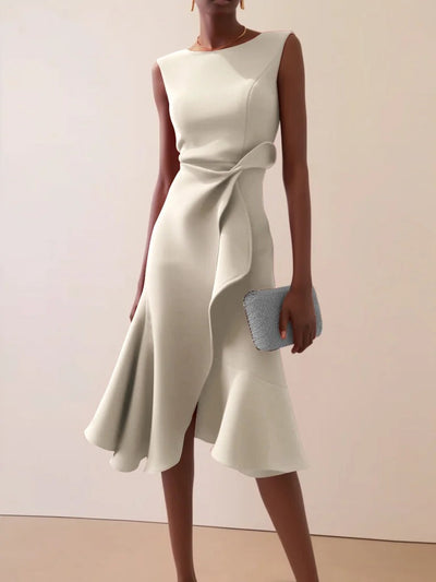 Robe sans manches avec taille torsadée