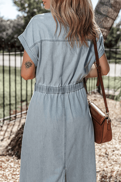 Isabelle - Robe en denim avec des manches chauve-souris courtes et élégantes