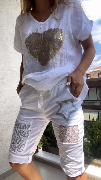 Morgane™ | Costume décontracté en deux pièces avec décolleté en V et dorure