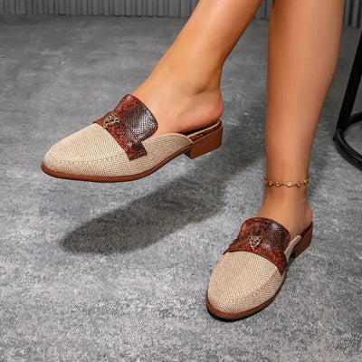 Mules plates élégantes à boucle métallique