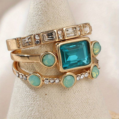 Bague avec cristal bleu au style vintage