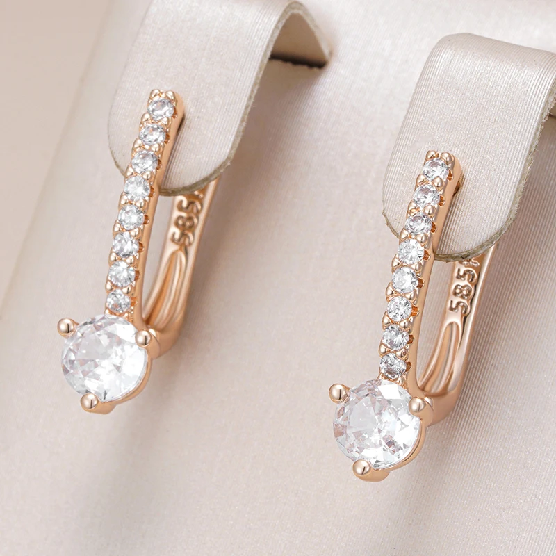 Boucles d'oreilles élégantes avec cristal blanc étincelant