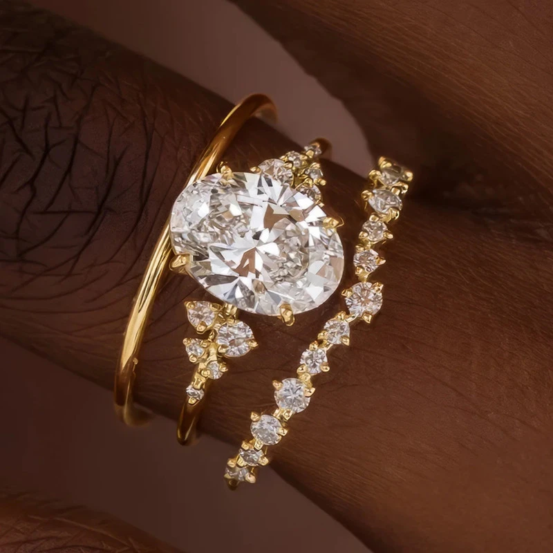 Ensemble de bagues élégantes avec zirconia