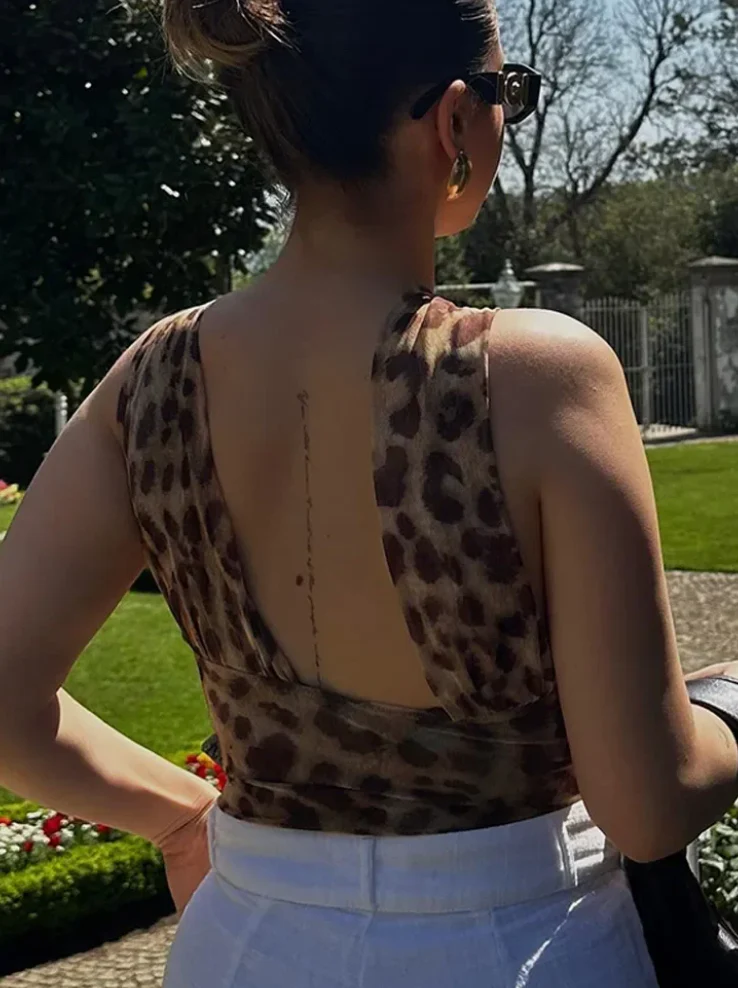 Jelena - Top asymétrique à imprimé animalier