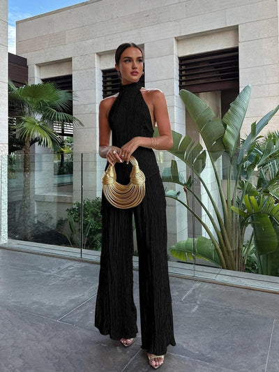 Ensemble satiné dos nu avec pantalon plissé