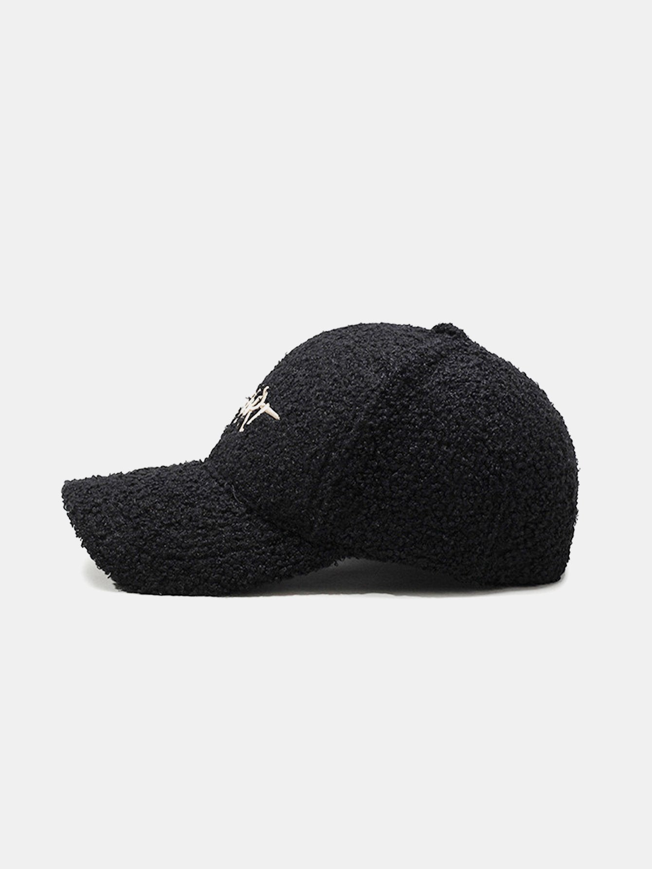 Casquette de baseball en peluche avec broderie cœur