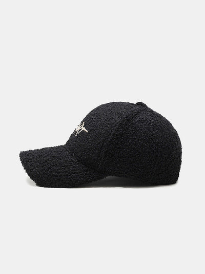 Casquette de baseball en peluche avec broderie cœur